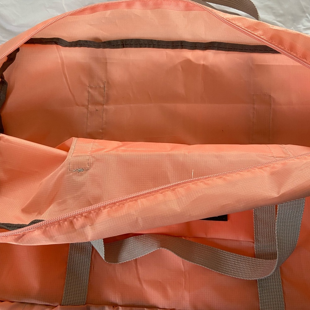 Small duffel bag. - Picture 3 of 4